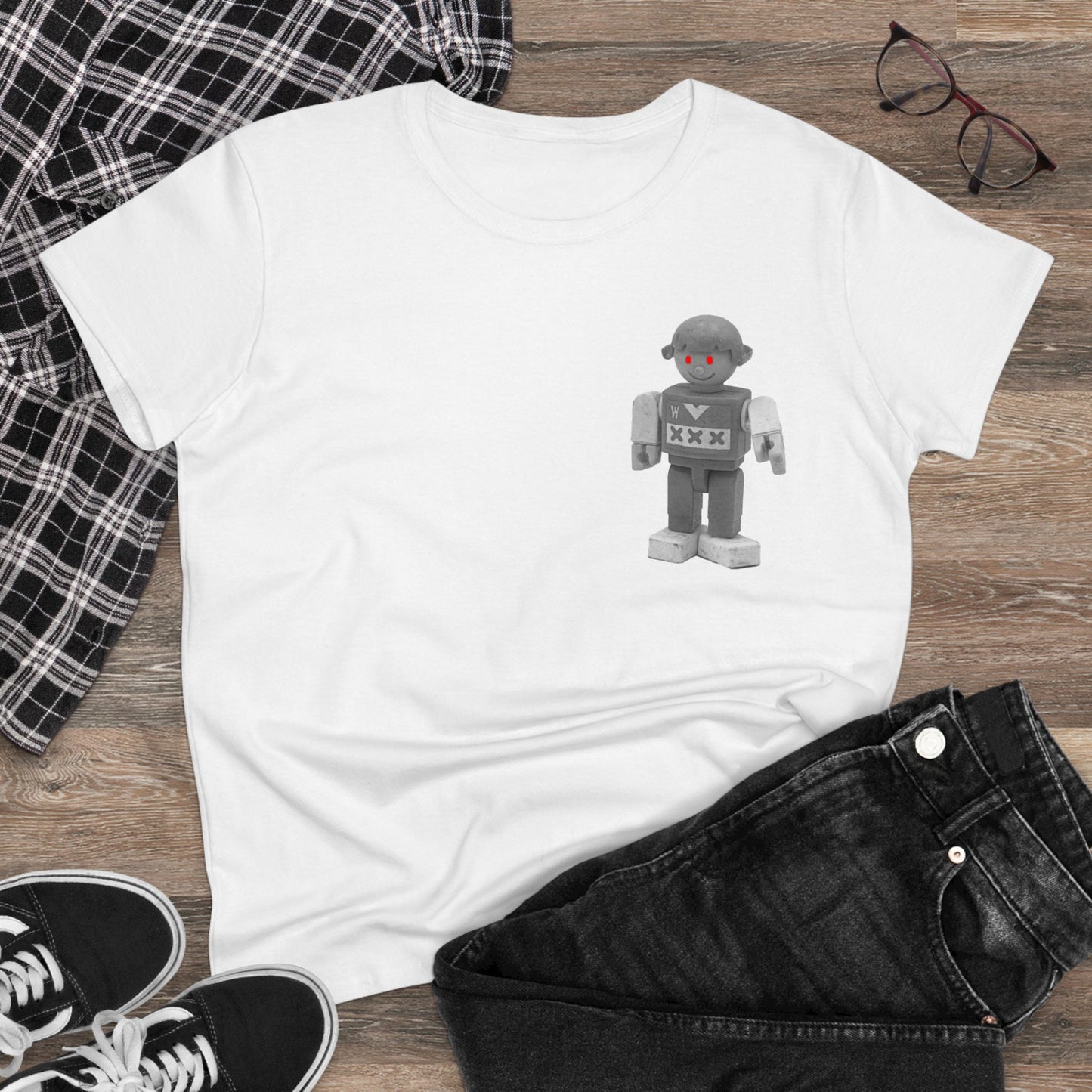 Woman's 1975 Wannabee Pocket Design Tee
